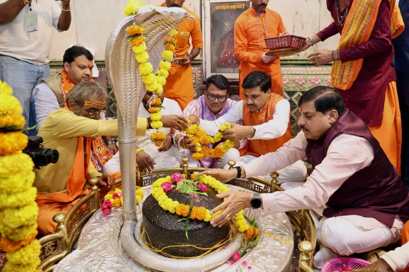 मुख्यमंत्री डॉ. मोहन यादव ने बाबा बैजनाथ महादेव के दर्शन कर विधि-विधान से किया अभिषेक