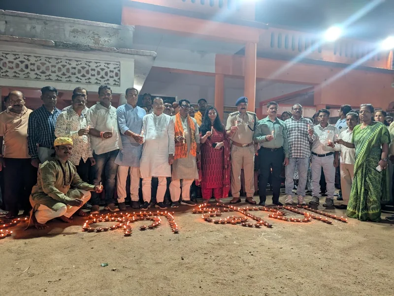 सेवा संकल्प अभियान के तहत आशीर्वाद का दिया कार्यक्रम पंचेश्वर महादेव मंदिर में 91 हजार दीप प्रज्ज्वलित कर…